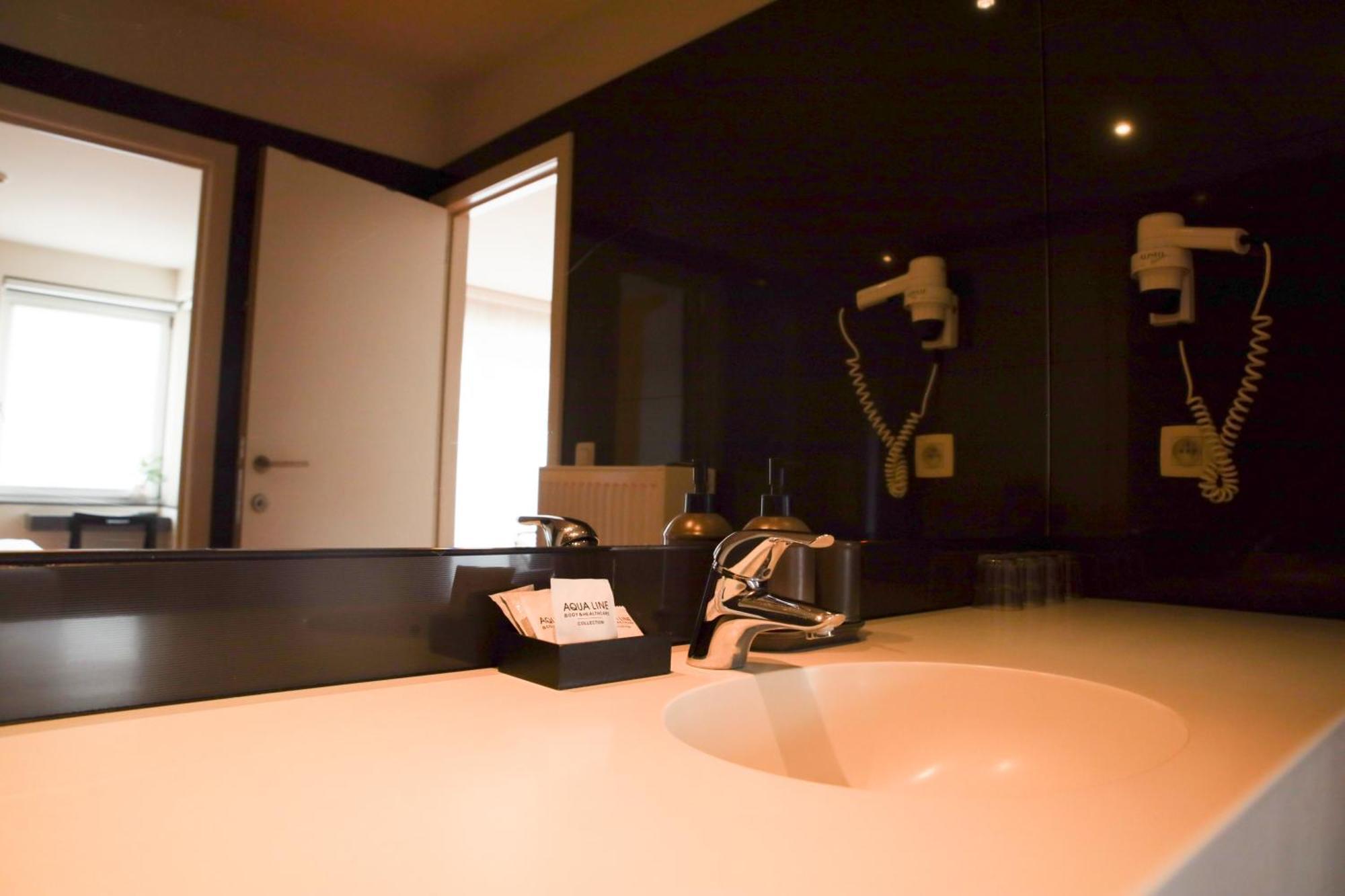 Residentie Alfa Inn*** 布兰肯贝赫 外观 照片